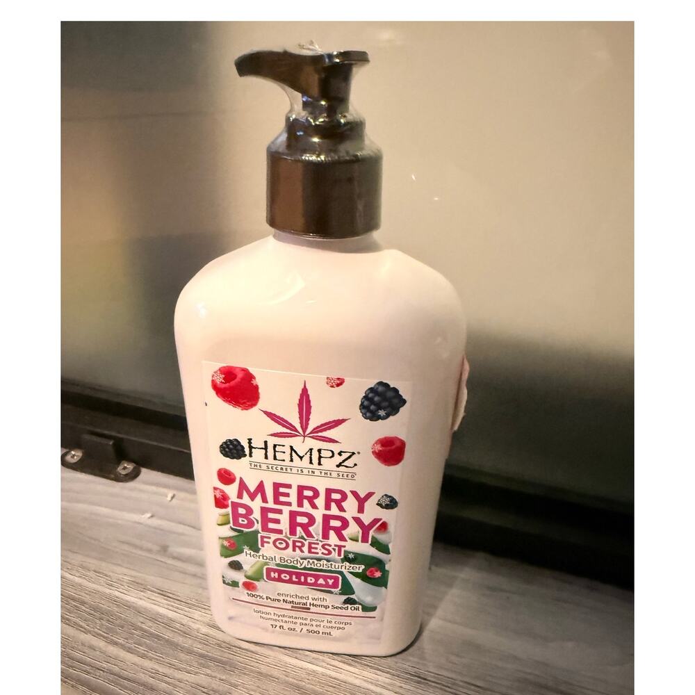 Hempz  Merry Berry Forest Moisturizer 17 oz